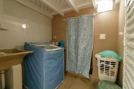 Casa à venda com 180m², 2 quartos e 3 vagas Casa à venda com 180m², 2 quartos e 3 vagasLavanderia