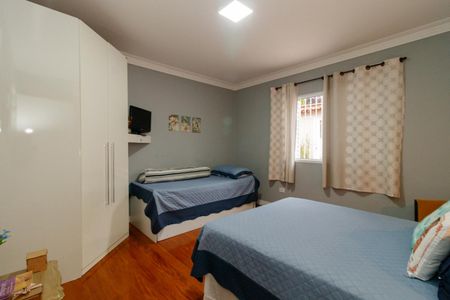 Casa à venda com 180m², 2 quartos e 3 vagas Casa à venda com 180m², 2 quartos e 3 vagasQuarto