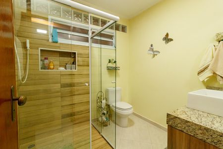 Casa à venda com 180m², 2 quartos e 3 vagas Casa à venda com 180m², 2 quartos e 3 vagasBanheiro da Suíte