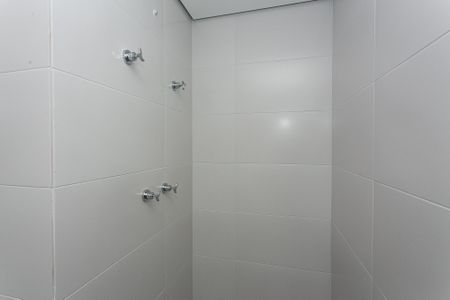 Apartamento para alugar com 75m², 2 quartos e 1 vaga Apartamento para alugar com 75m², 2 quartos e 1 vagaBanheiro da Suíte