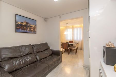 Apartamento para alugar com 129m², 3 quartos e 2 vagas Apartamento para alugar com 129m², 3 quartos e 2 vagasSala de TV