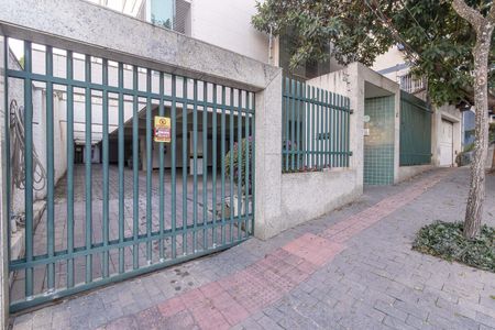 Apartamento para alugar com 129m², 3 quartos e 2 vagas Apartamento para alugar com 129m², 3 quartos e 2 vagasFachada