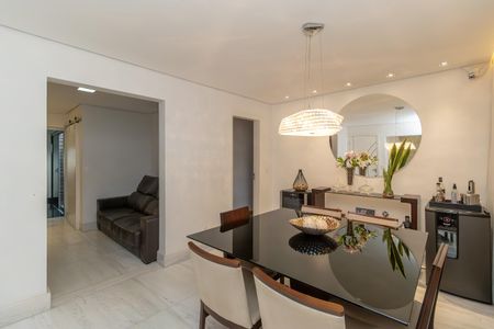 Apartamento para alugar com 129m², 3 quartos e 2 vagas Apartamento para alugar com 129m², 3 quartos e 2 vagasSala de Jantar