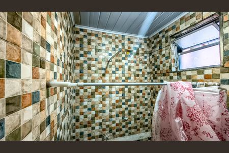 Banheiro de casa para alugar com 1 quarto, 24m² em Jardim Bela Vista (zona Sul), São Paulo