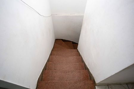 Casa à venda com 125m², 2 quartos e 1 vagaEscada
