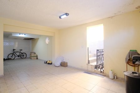Garagem de casa à venda com 3 quartos, 126m² em Vila Carrão, São Paulo