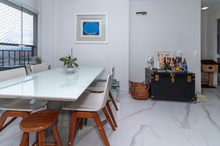 Apartamento à venda com 54m², 2 quartos e 1 vagaCozinha e Área de Serviço