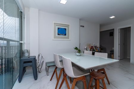 Apartamento à venda com 54m², 2 quartos e 1 vagaCozinha e Área de Serviço