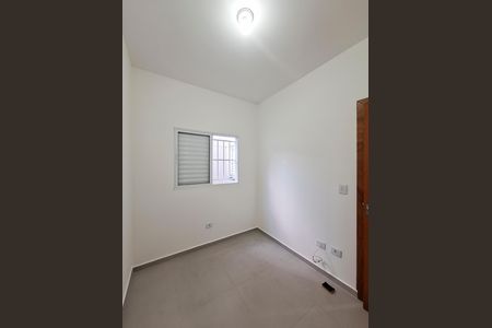 Quarto 1 de apartamento para alugar com 2 quartos, 40m² em Vila Paiva, São Paulo