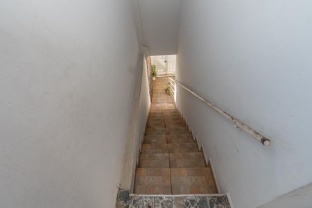 Casa à venda com 125m², 3 quartos e 3 vagas Casa à venda com 125m², 3 quartos e 3 vagasEscadas