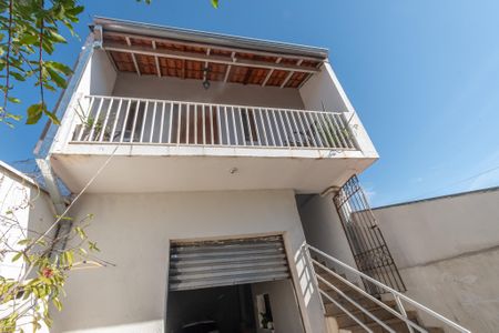 Casa à venda com 125m², 3 quartos e 3 vagas Casa à venda com 125m², 3 quartos e 3 vagasFachada