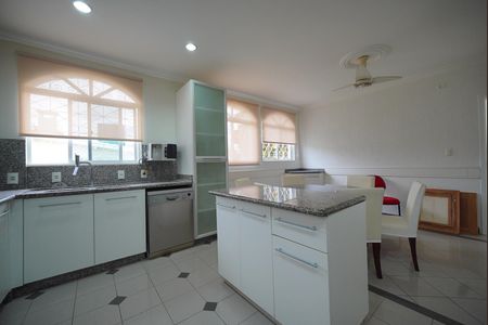 Casa para alugar com 350m², 5 quartos e 4 vagasCozinha
