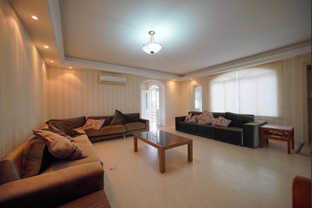 Casa para alugar com 350m², 5 quartos e 4 vagasSala