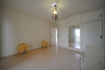 Casa para alugar com 350m², 5 quartos e 4 vagasSuíte 2
