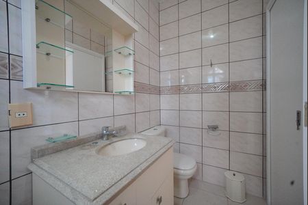 Casa para alugar com 350m², 5 quartos e 4 vagasBanheiro da Suíte 1