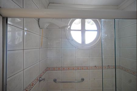Casa para alugar com 350m², 5 quartos e 4 vagasBanheiro de serviço