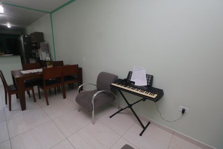 Casa à venda com 116m², 3 quartos e 2 vagasSala