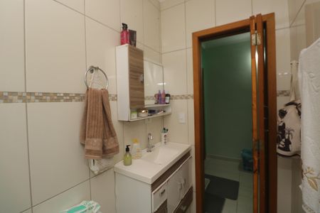 Casa à venda com 116m², 3 quartos e 2 vagasBanheiro Social