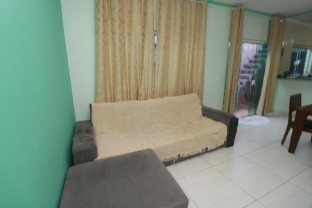 Casa à venda com 116m², 3 quartos e 2 vagasSala
