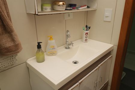 Casa à venda com 116m², 3 quartos e 2 vagasBanheiro Social