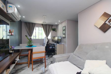 Sala  de apartamento para alugar com 3 quartos, 65m² em Parque Pinheiros, Taboão da Serra
