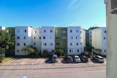 Vista Sala  de apartamento para alugar com 3 quartos, 65m² em Parque Pinheiros, Taboão da Serra