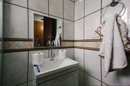 Casa para alugar com 361m², 4 quartos e 1 vaga Casa para alugar com 361m², 4 quartos e 1 vagaBanheiro da Suíte 2