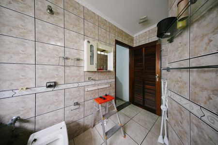 Casa para alugar com 361m², 4 quartos e 1 vaga Casa para alugar com 361m², 4 quartos e 1 vagaBanheiro da Suíte 1