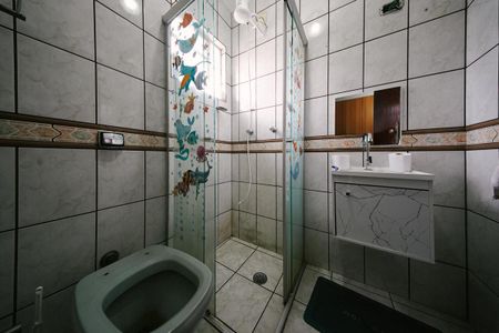Casa para alugar com 361m², 4 quartos e 1 vaga Casa para alugar com 361m², 4 quartos e 1 vagaBanheiro da Suíte 2