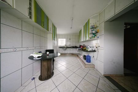 Casa para alugar com 361m², 4 quartos e 1 vaga Casa para alugar com 361m², 4 quartos e 1 vagaCozinha