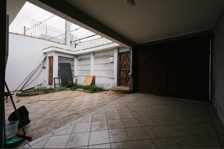 Casa para alugar com 361m², 4 quartos e 1 vaga Casa para alugar com 361m², 4 quartos e 1 vagaGaragem