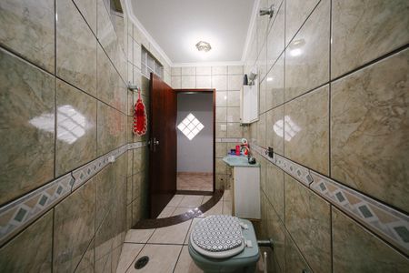 Casa para alugar com 361m², 4 quartos e 1 vaga Casa para alugar com 361m², 4 quartos e 1 vagaBanheiro