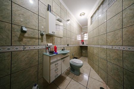 Casa para alugar com 361m², 4 quartos e 1 vaga Casa para alugar com 361m², 4 quartos e 1 vagaBanheiro