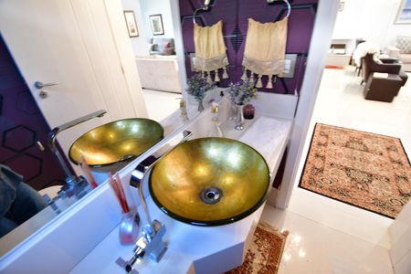 Casa de condomínio à venda com 388m², 3 quartos e 6 vagasLavabo