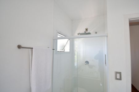 Casa de condomínio à venda com 388m², 3 quartos e 6 vagasBanheiro Suíte