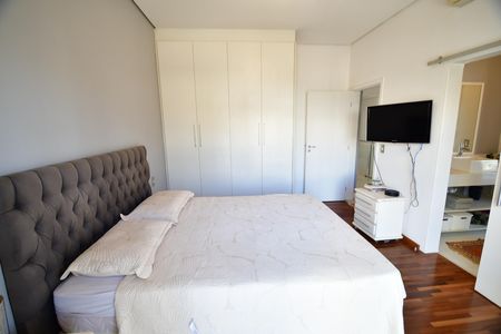 Casa de condomínio à venda com 388m², 3 quartos e 6 vagasQuarto 2 - Suíte