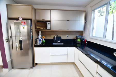 Casa de condomínio à venda com 388m², 3 quartos e 6 vagasCozinha