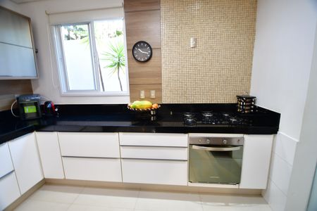 Casa de condomínio à venda com 388m², 3 quartos e 6 vagasCozinha