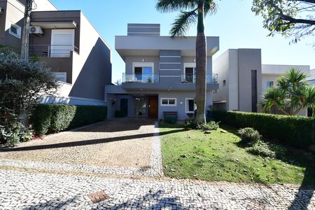 Casa de condomínio à venda com 388m², 3 quartos e 6 vagasFachada