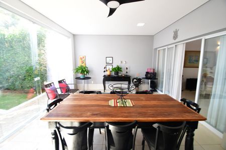 Casa de condomínio à venda com 388m², 3 quartos e 6 vagasVaranda gourmet