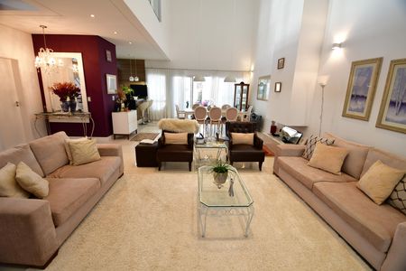 Casa de condomínio à venda com 388m², 3 quartos e 6 vagasSala