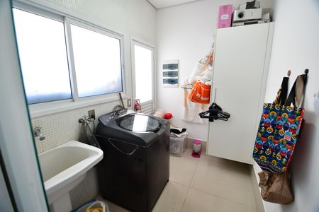 Casa de condomínio à venda com 388m², 3 quartos e 6 vagasÁrea de Serviço