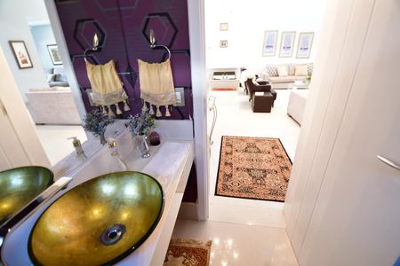 Casa de condomínio à venda com 388m², 3 quartos e 6 vagasLavabo