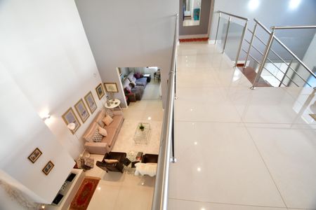 Casa de condomínio à venda com 388m², 3 quartos e 6 vagasMezanino