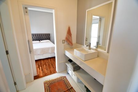 Casa de condomínio à venda com 388m², 3 quartos e 6 vagasBanheiro Suíte