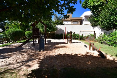 Casa de condomínio à venda com 388m², 3 quartos e 6 vagasÁrea comum - Playground