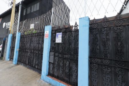 Casa para alugar com 80m², 2 quartos e 10 vagasFachada