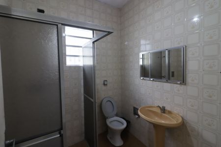 Casa para alugar com 80m², 2 quartos e 10 vagasBanheiro