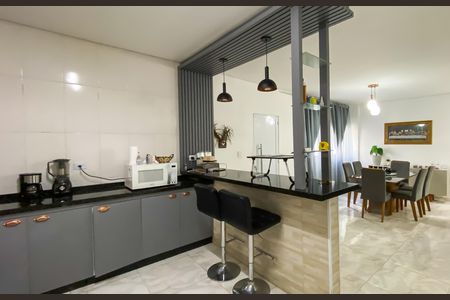 Casa para alugar com 200m², 2 quartos e 1 vaga Casa para alugar com 200m², 2 quartos e 1 vagaCozinha