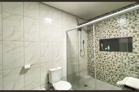 Casa para alugar com 200m², 2 quartos e 1 vaga Casa para alugar com 200m², 2 quartos e 1 vagaBanheiro da Suíte